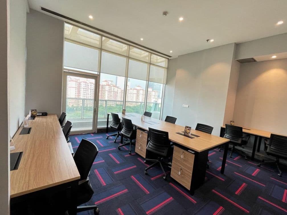 Desker image 5